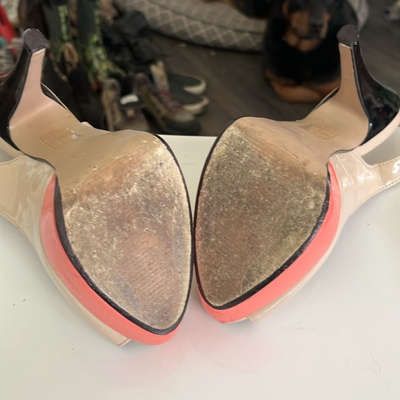 Le Chateau 4” Peek-a-boo toe heels, good clean used cond, size 6 nude & peach - Picture 6 of 7